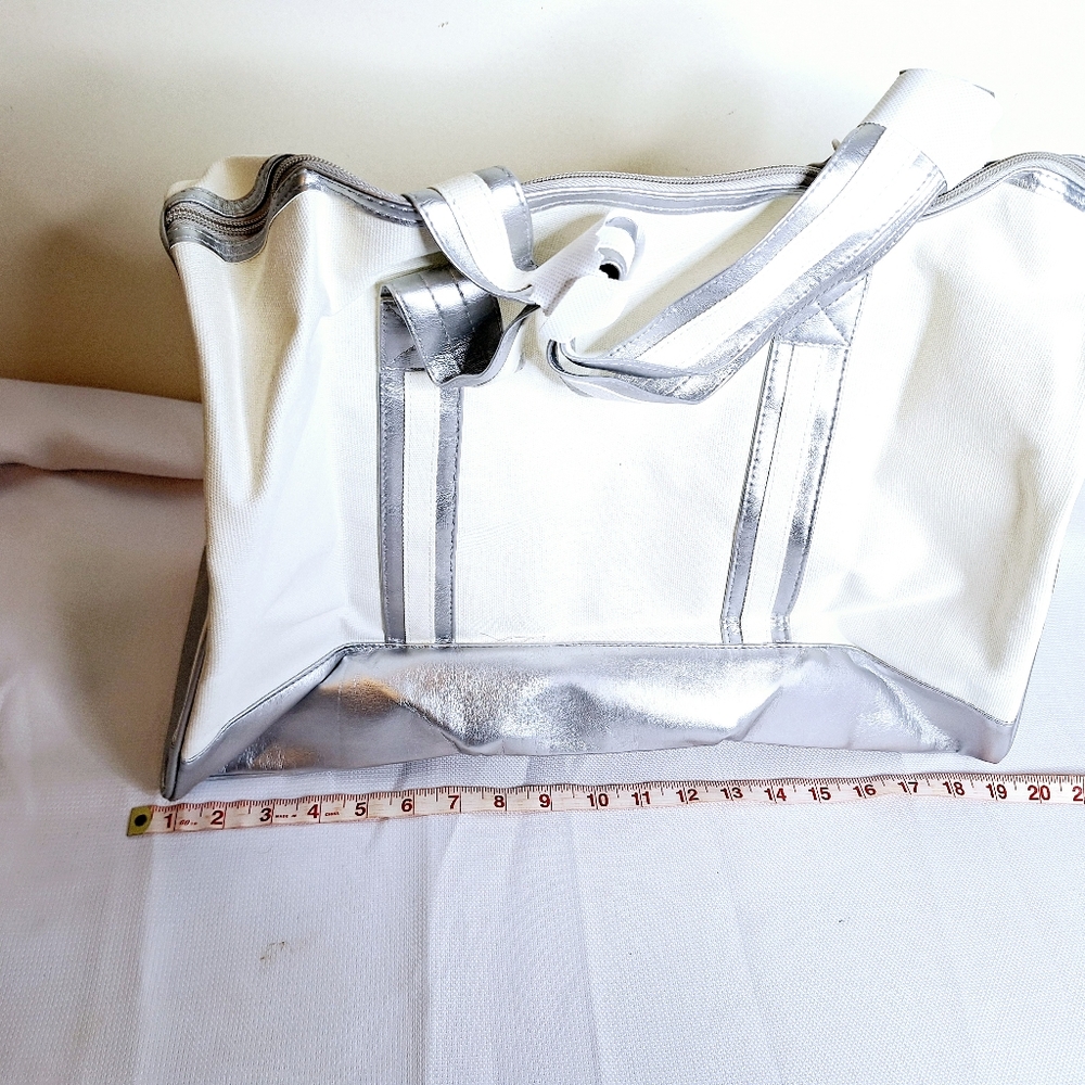 NWT Ralph Lauren Romace perfume Brand"Ralph On The Weekend" Weekender duffel bag - Picture 2 of 14